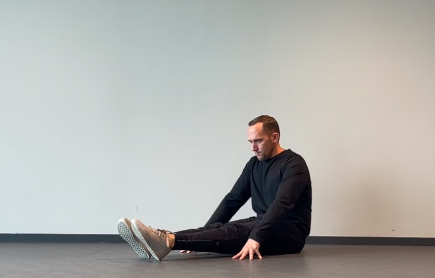 Seated Pulsed Leg Lift